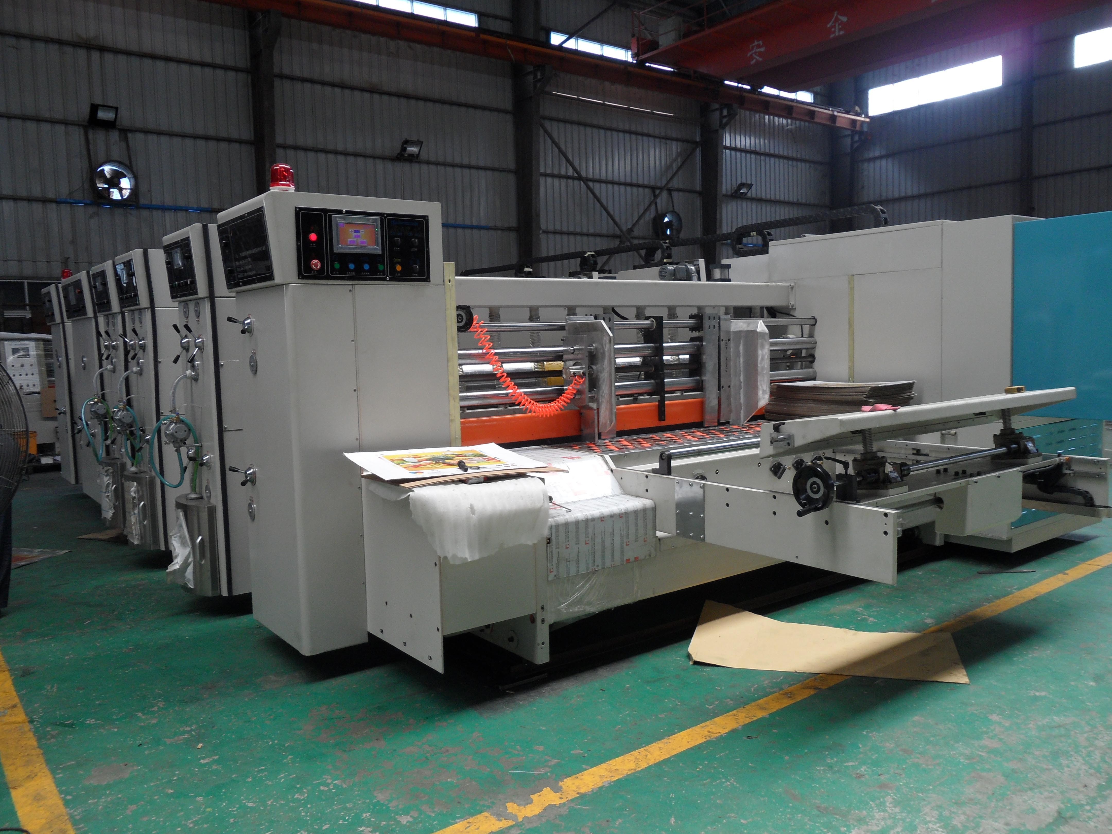 Kartonvakje De Druk Die Van Flexo Matrijzensnijmachine 180 Inlassen Blad Min Voor Pizzavakje Het Maken